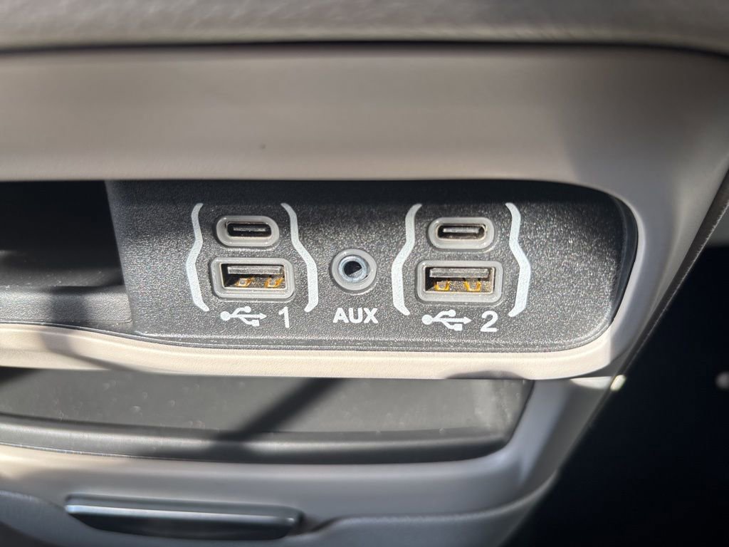 Used 2024 Chrysler Voyager LX FWD image 37