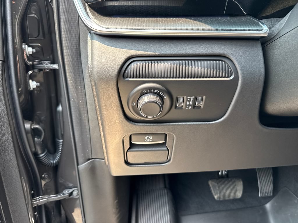 New 2026 Jeep Grand Wagoneer L Summit AWD/4WD image 13