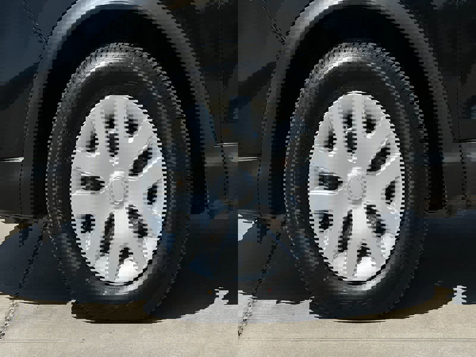 Used 2020 Nissan Rogue Sport S image 26