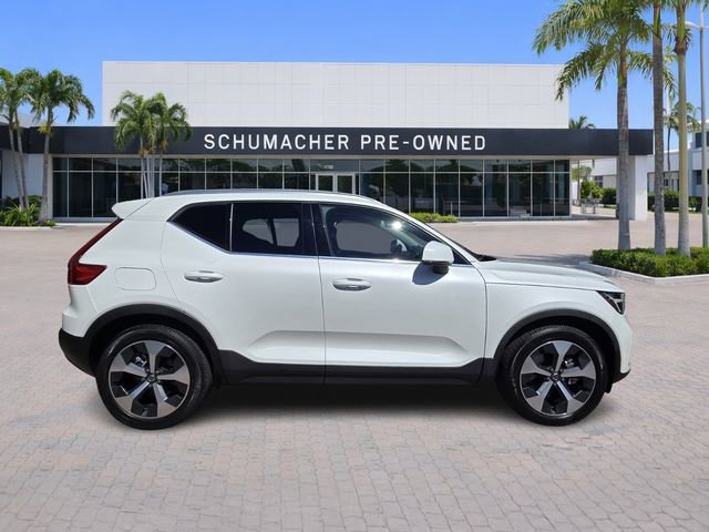 Certified 2023 Volvo XC40 B4 Plus w/ Protection Package Premier image 8