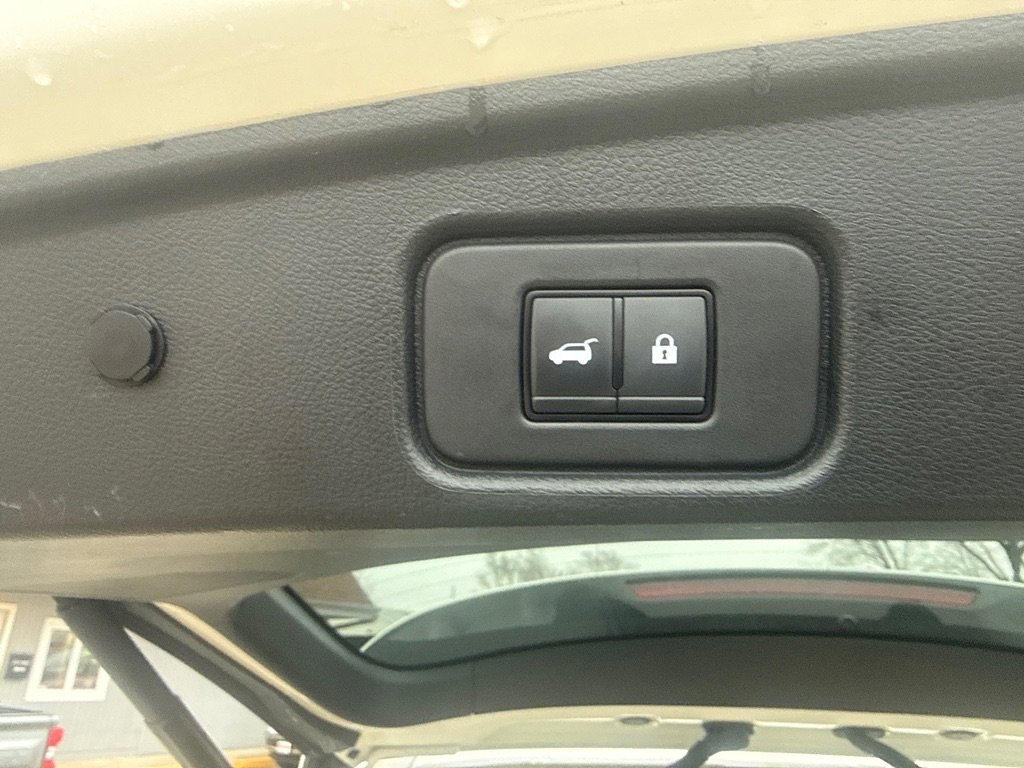 Used 2023 Nissan Pathfinder SL image 15