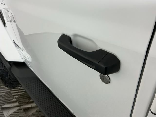 Used 2020 Jeep Gladiator Overland w/ Popular Equipment Package image 10