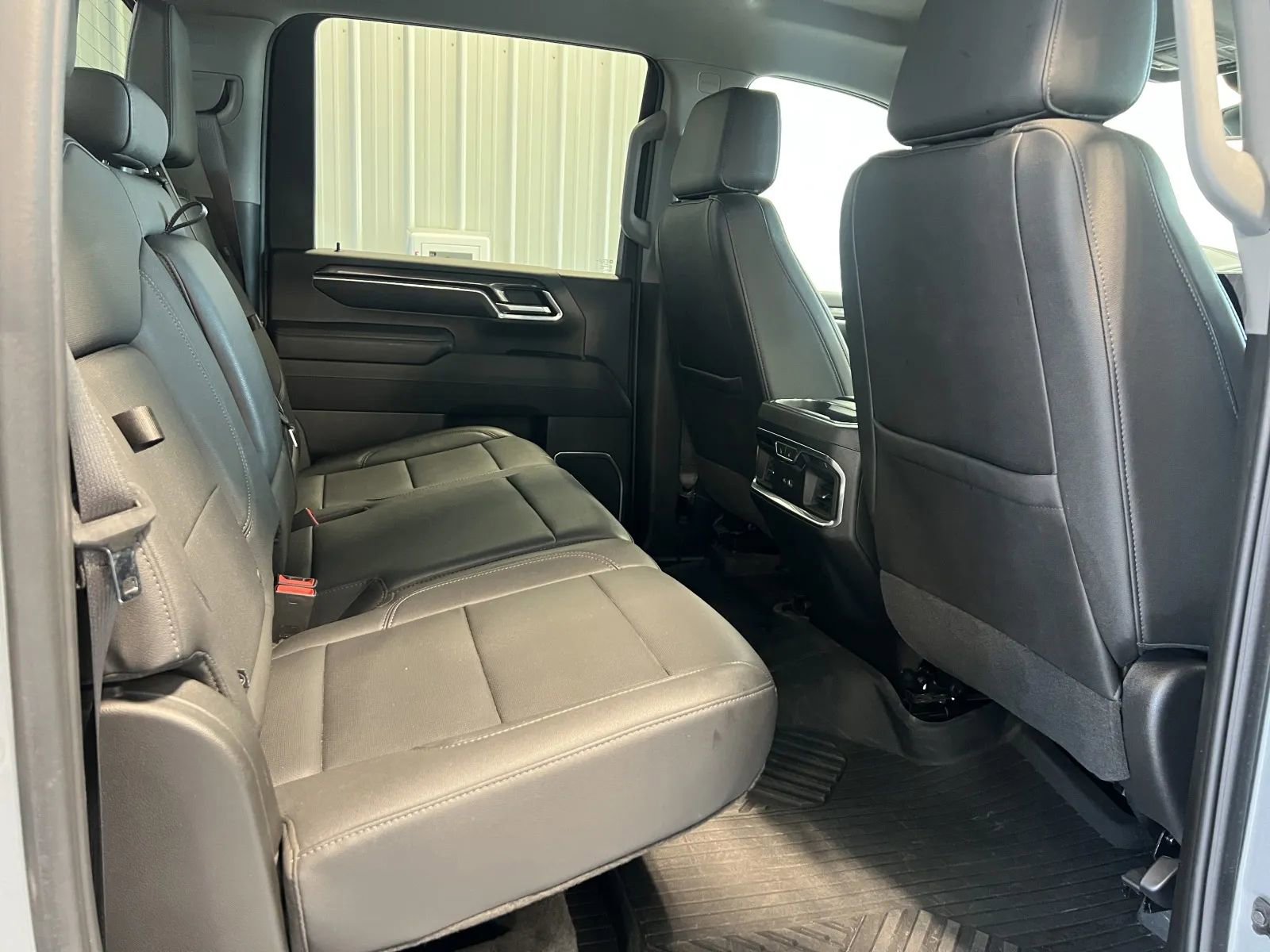 Used 2024 Chevrolet Silverado 2500 LTZ AWD/4WD image 27