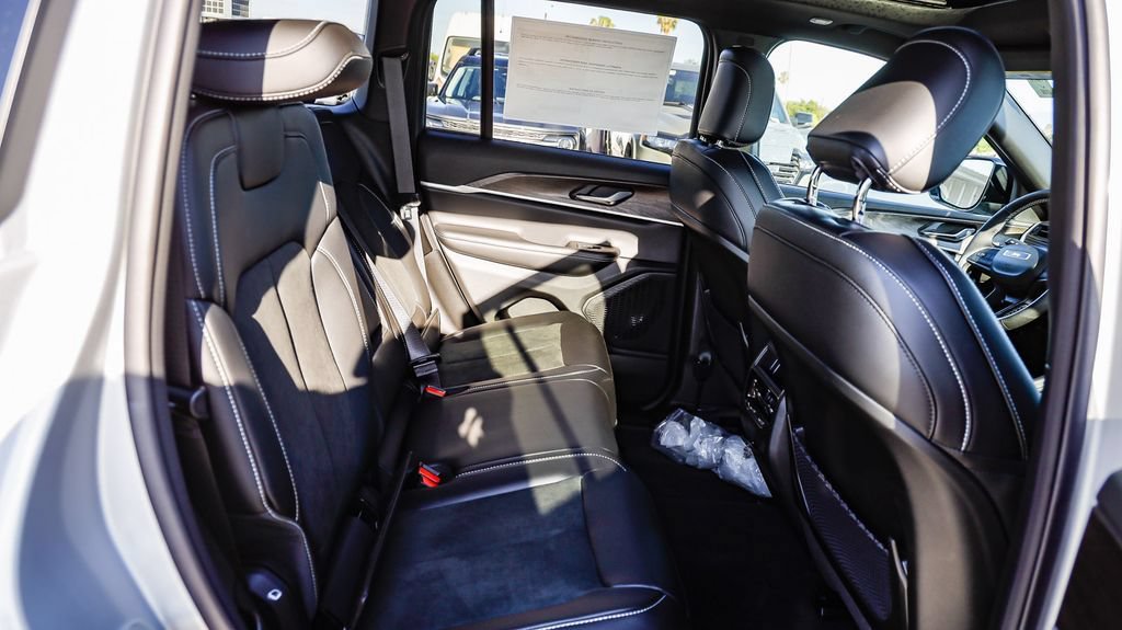 New 2026 Jeep Grand Cherokee Altitude RWD image 20