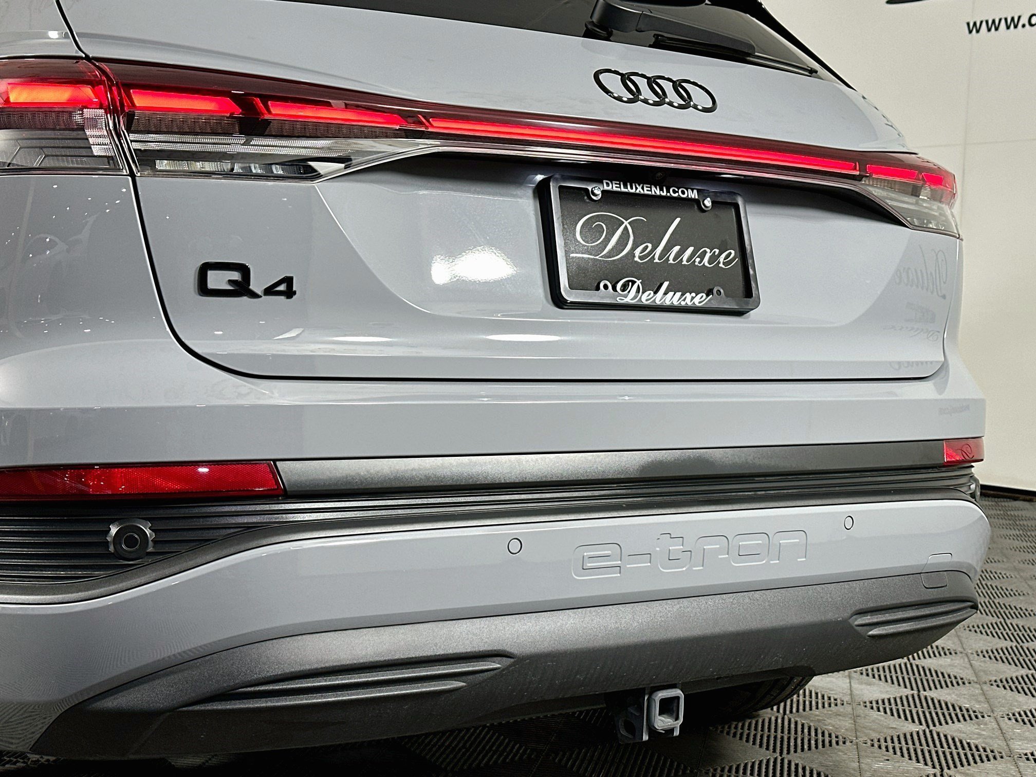 Used 2025 Audi Q4 e-tron Premium Plus w/ Premium Plus RWD image 25