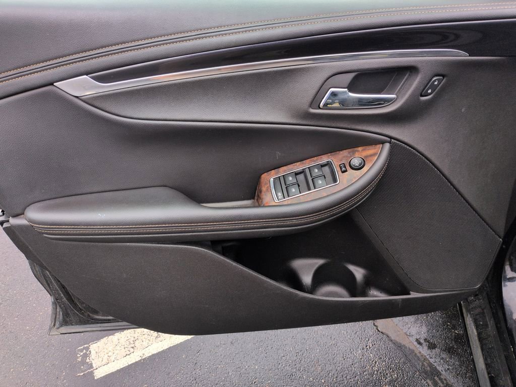 Used 2014 Chevrolet Impala LT w/ Convenience Package FWD image 11