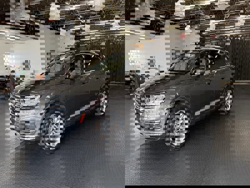 Used 2019 Audi Q7 3.0T Prestige w/ Prestige Package image 4