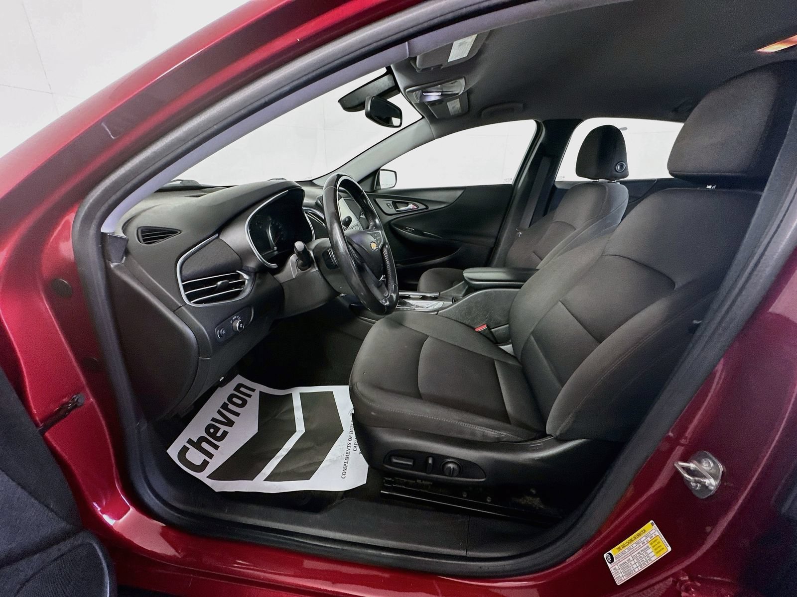 Used 2018 Chevrolet Malibu LT FWD image 19