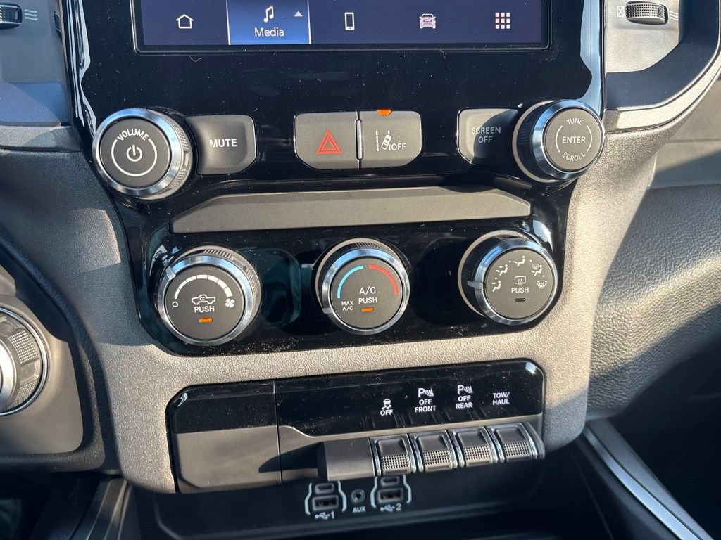 New 2027 RAM 1500 Express AWD/4WD image 14