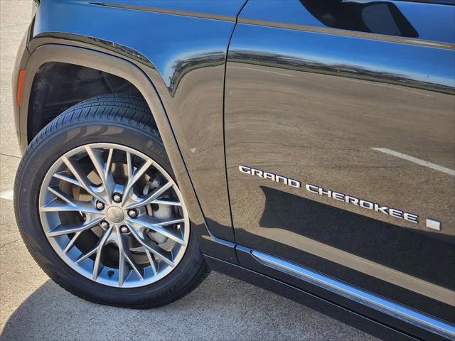 Certified 2023 Jeep Grand Cherokee Summit w/ Adv Protech Group IV image 16