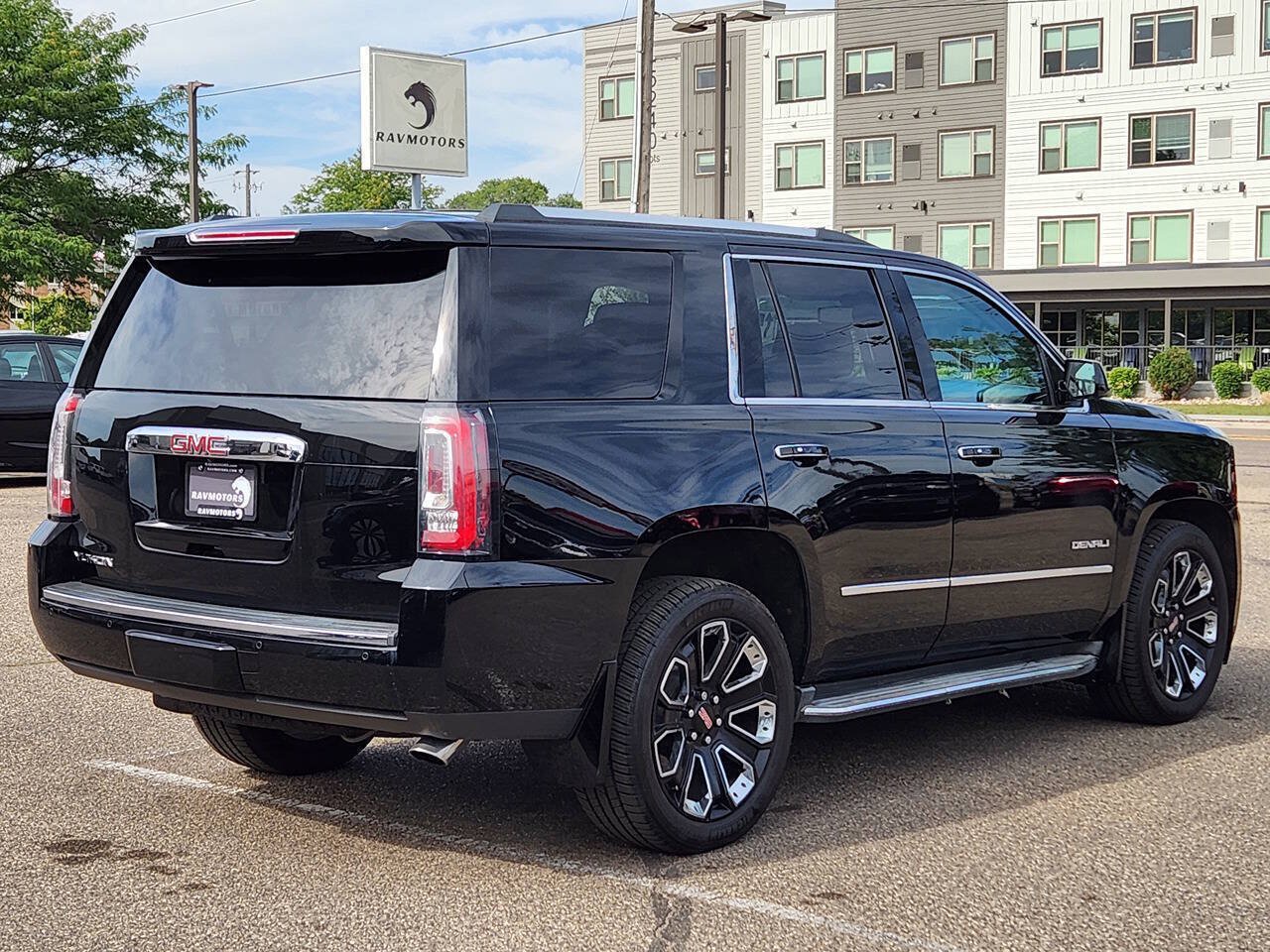 Used 2015 GMC Yukon Denali AWD/4WD image 10