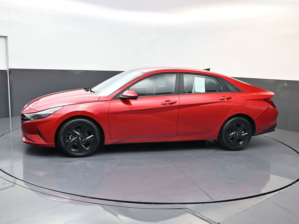 Certified 2023 Hyundai Elantra SEL w/ Preferred Accessory Package image 7