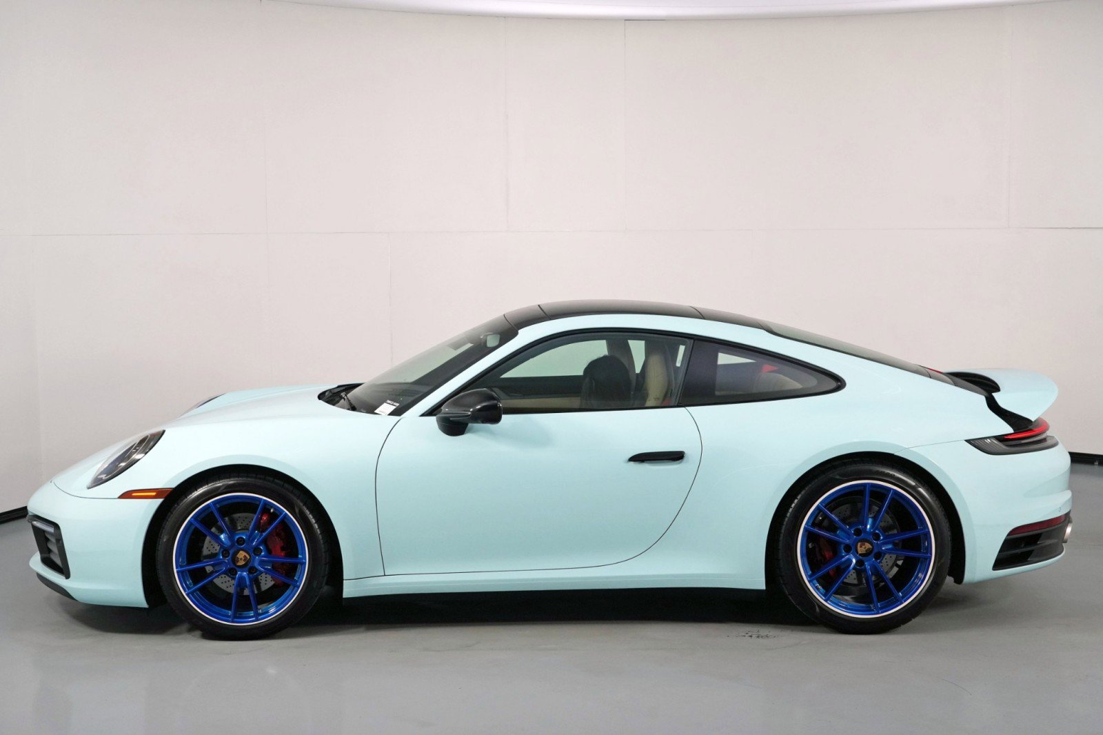 Used 2024 Porsche 911 Carrera image 46