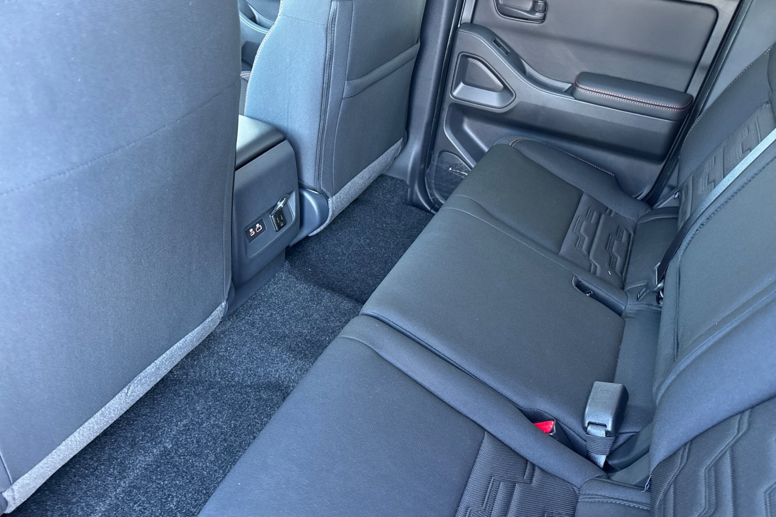 New 2026 Nissan Frontier PRO-4X w/ Pro-4x Convenience Package image 9