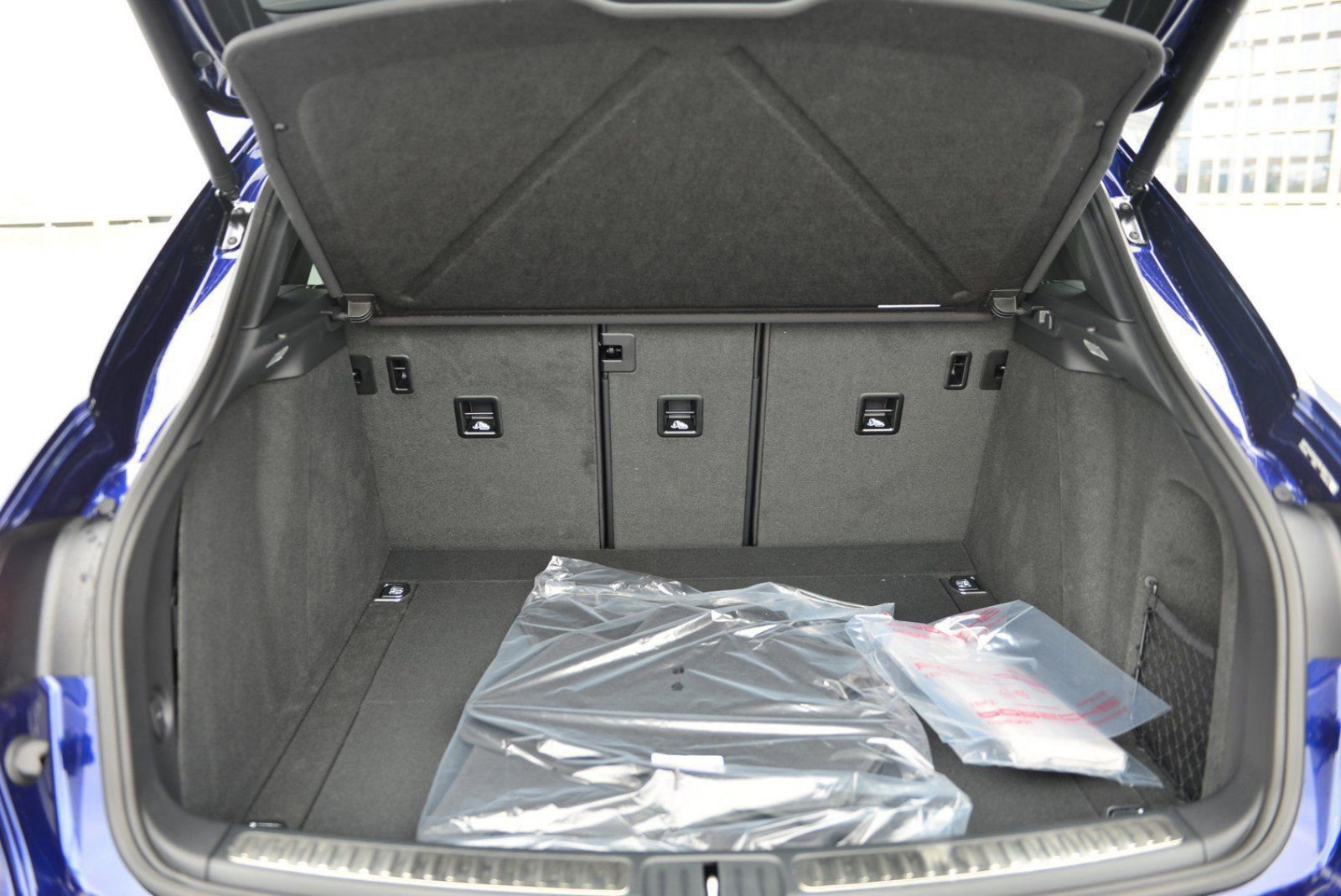 Used 2025 Porsche Macan image 29