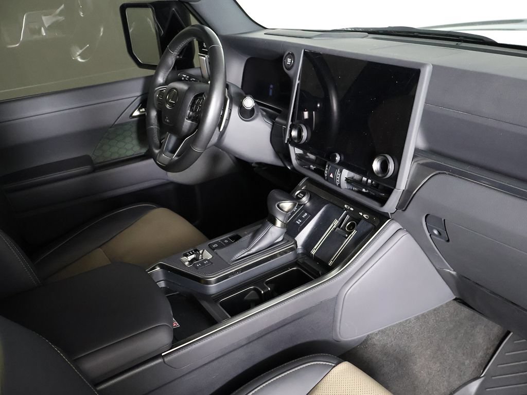 Used 2024 Lexus GX 550 AWD/4WD image 30