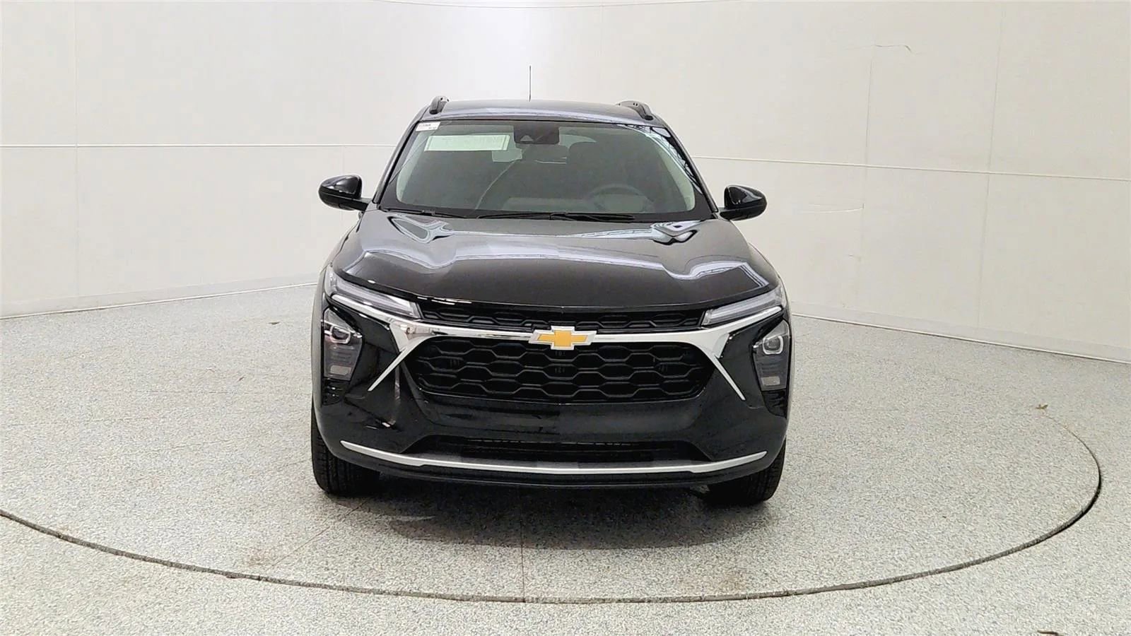 New 2026 Chevrolet Trax LT w/ Driver Confidence Package image 2