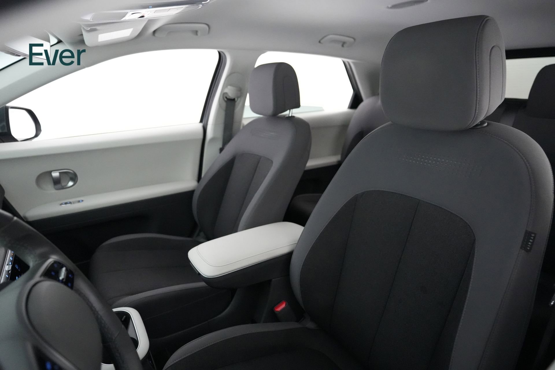 Used 2024 Hyundai Ioniq 5 SEL image 4