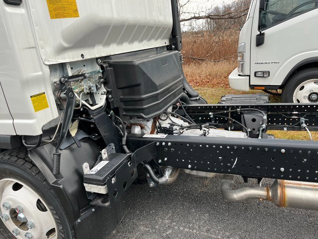 New 2024 Chevrolet Low Cab Forward image 6