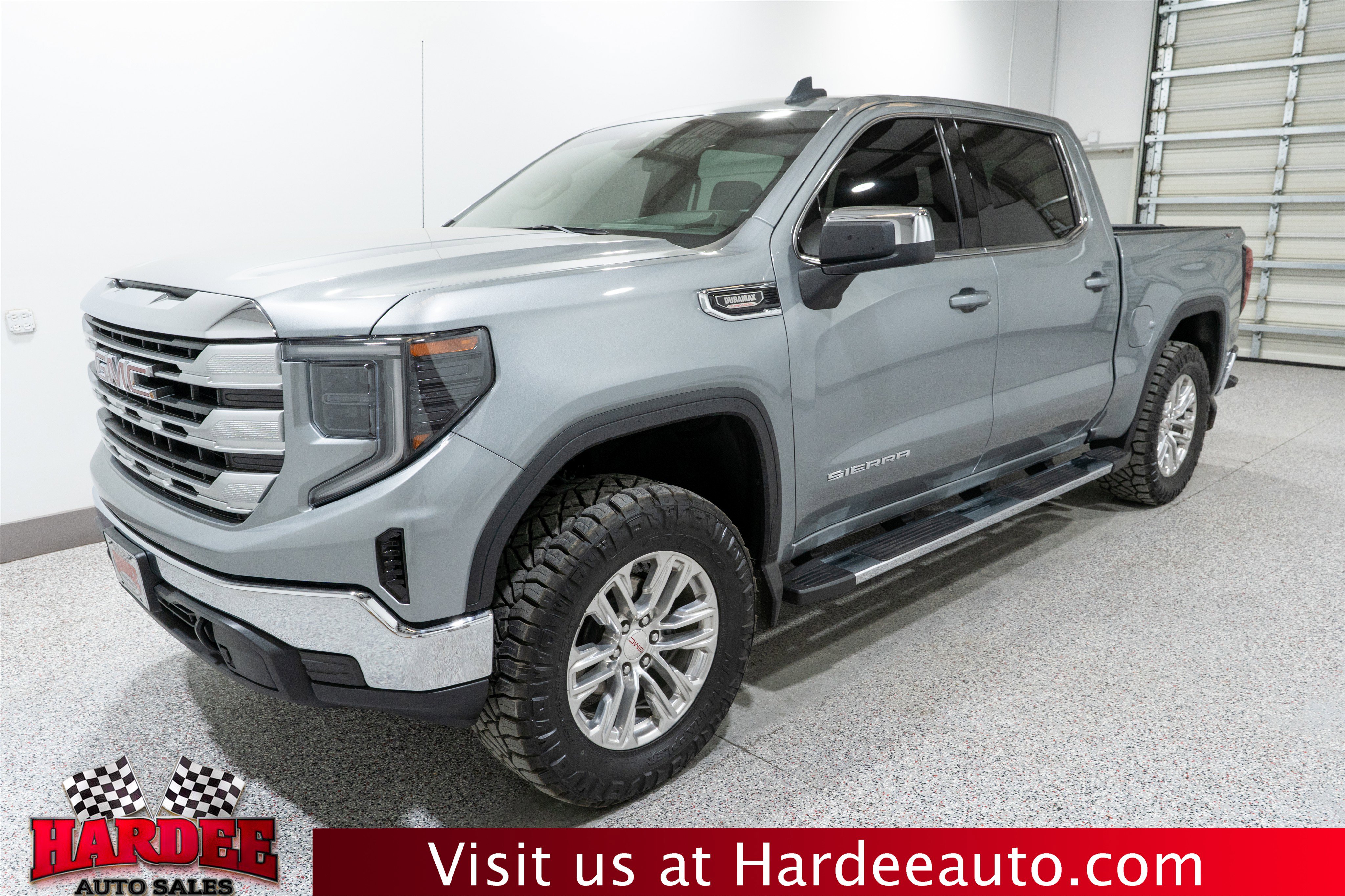 Used 2024 GMC Sierra 1500 SLE w/ Preferred Package image 2