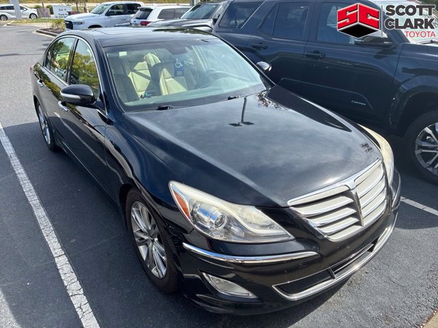 Used 2013 Hyundai Genesis 3.8 w/ Technology Pkg RWD image 5