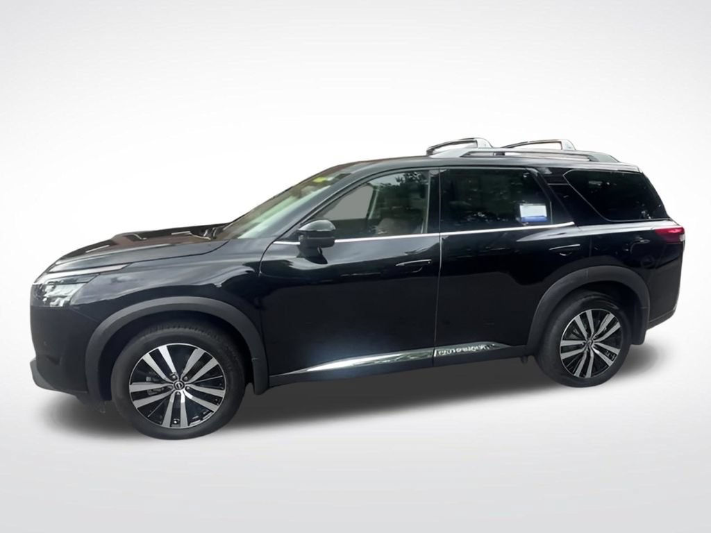 Used 2025 Nissan Pathfinder Platinum AWD/4WD image 8