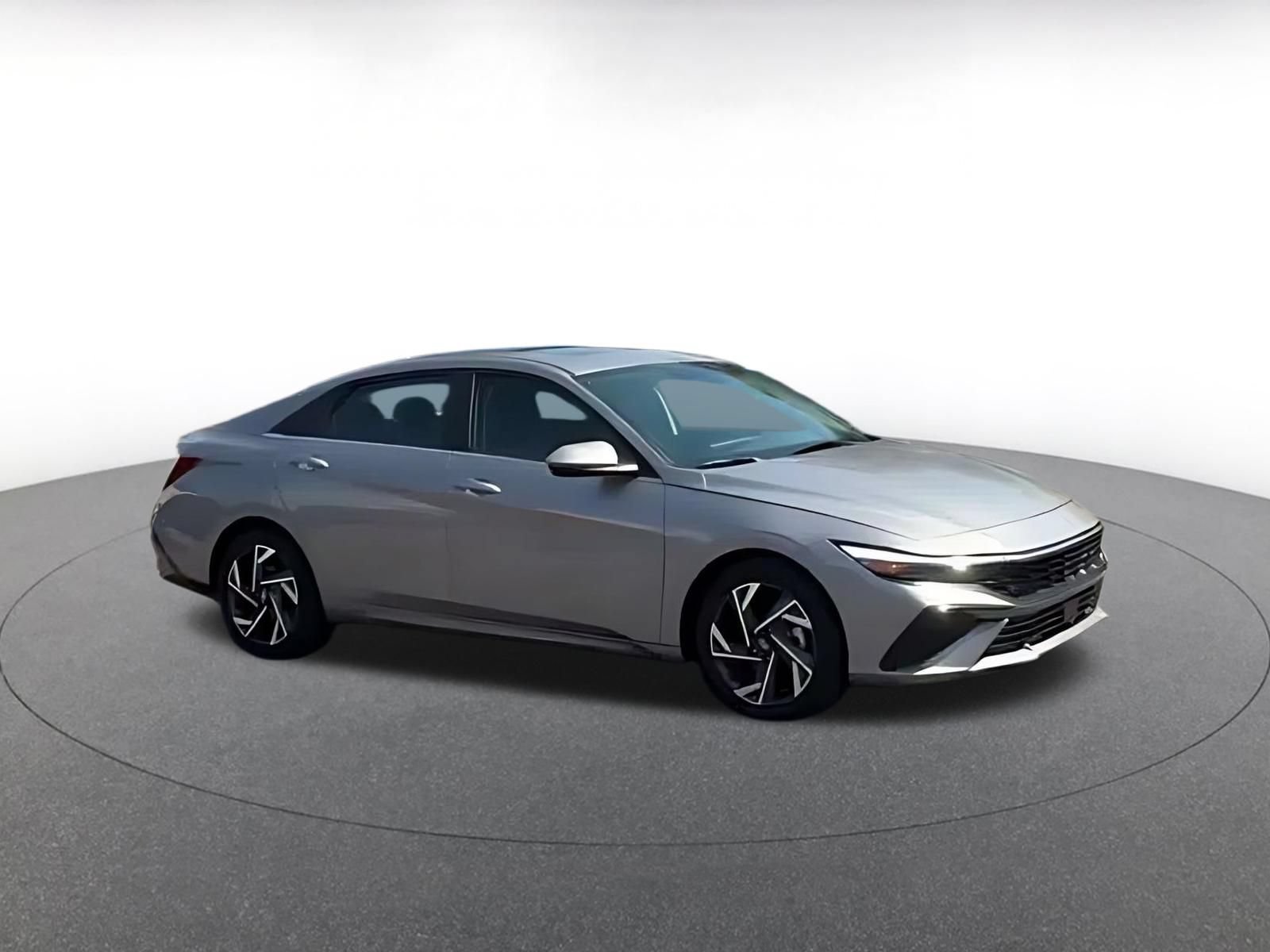 Used 2025 Hyundai Elantra Limited FWD video 2
