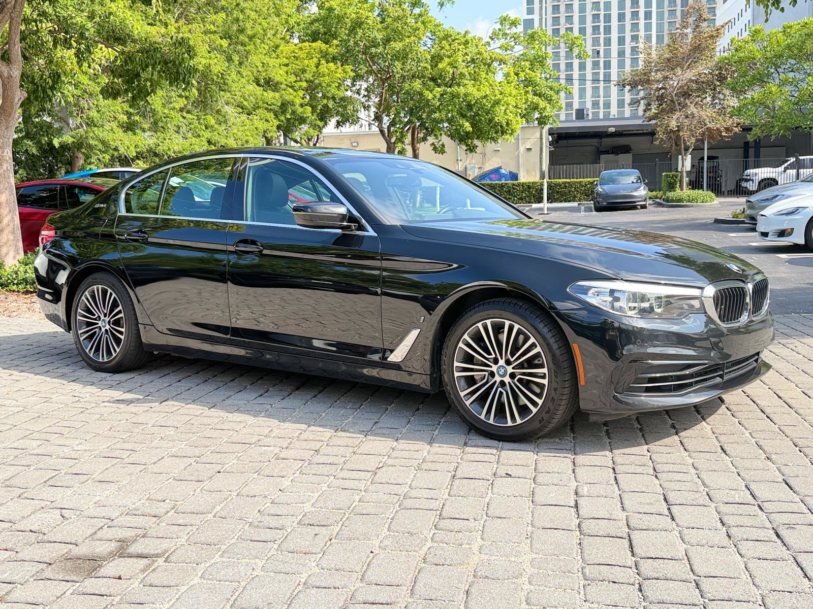 Used 2019 BMW 530e RWD image 6