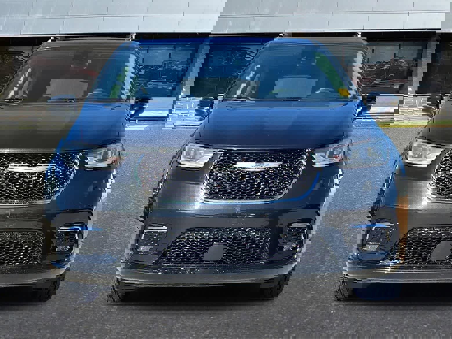 Used 2023 Chrysler Pacifica Touring-L image 11