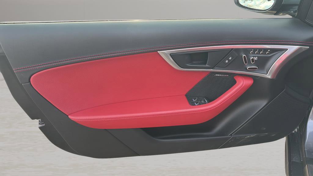 Used 2022 Jaguar F-TYPE Convertible image 22