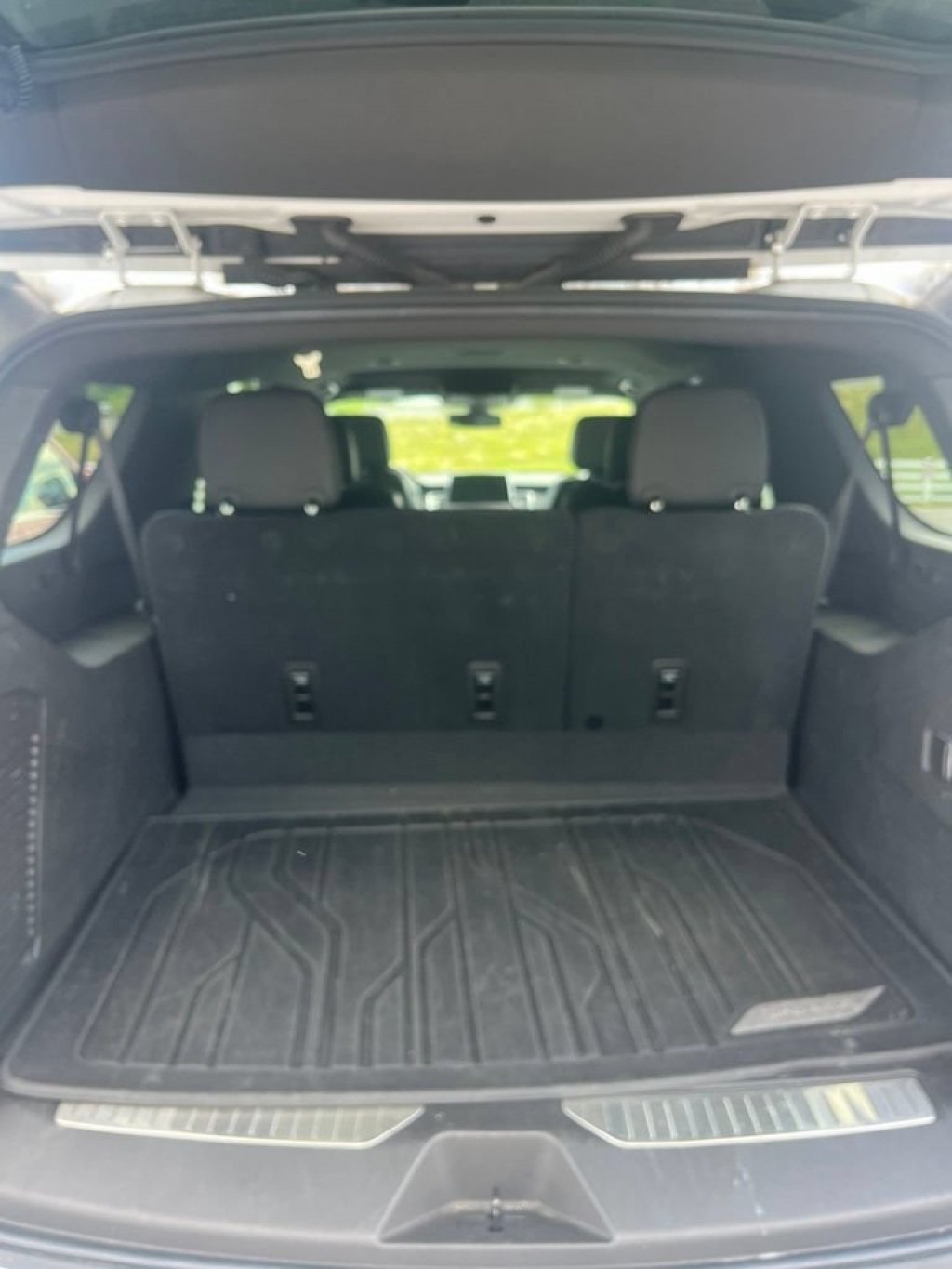 Used 2021 Chevrolet Suburban RST w/ Luxury Package AWD/4WD image 25