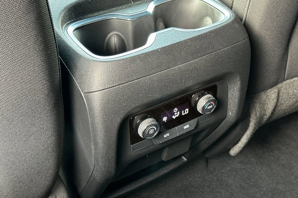 Used 2024 Chevrolet Traverse LT image 14