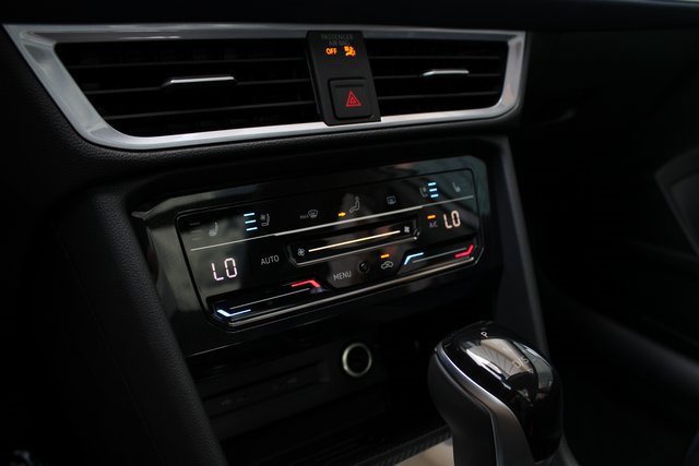 New 2025 Volkswagen Taos SEL image 10