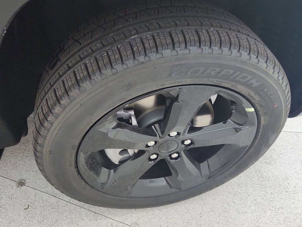 New 2025 Jeep Grand Cherokee L Limited w/ Black Appearance Package image 20