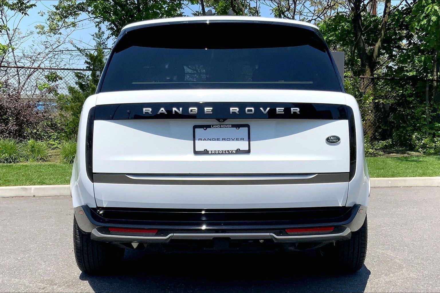 Used 2023 Land Rover Range Rover SE AWD/4WD image 4
