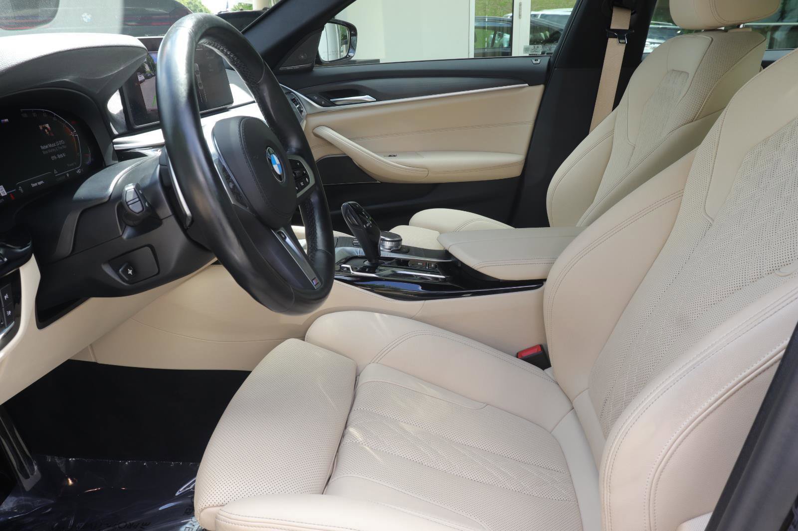 Used 2023 BMW 540i w/ M Sport Package RWD image 11