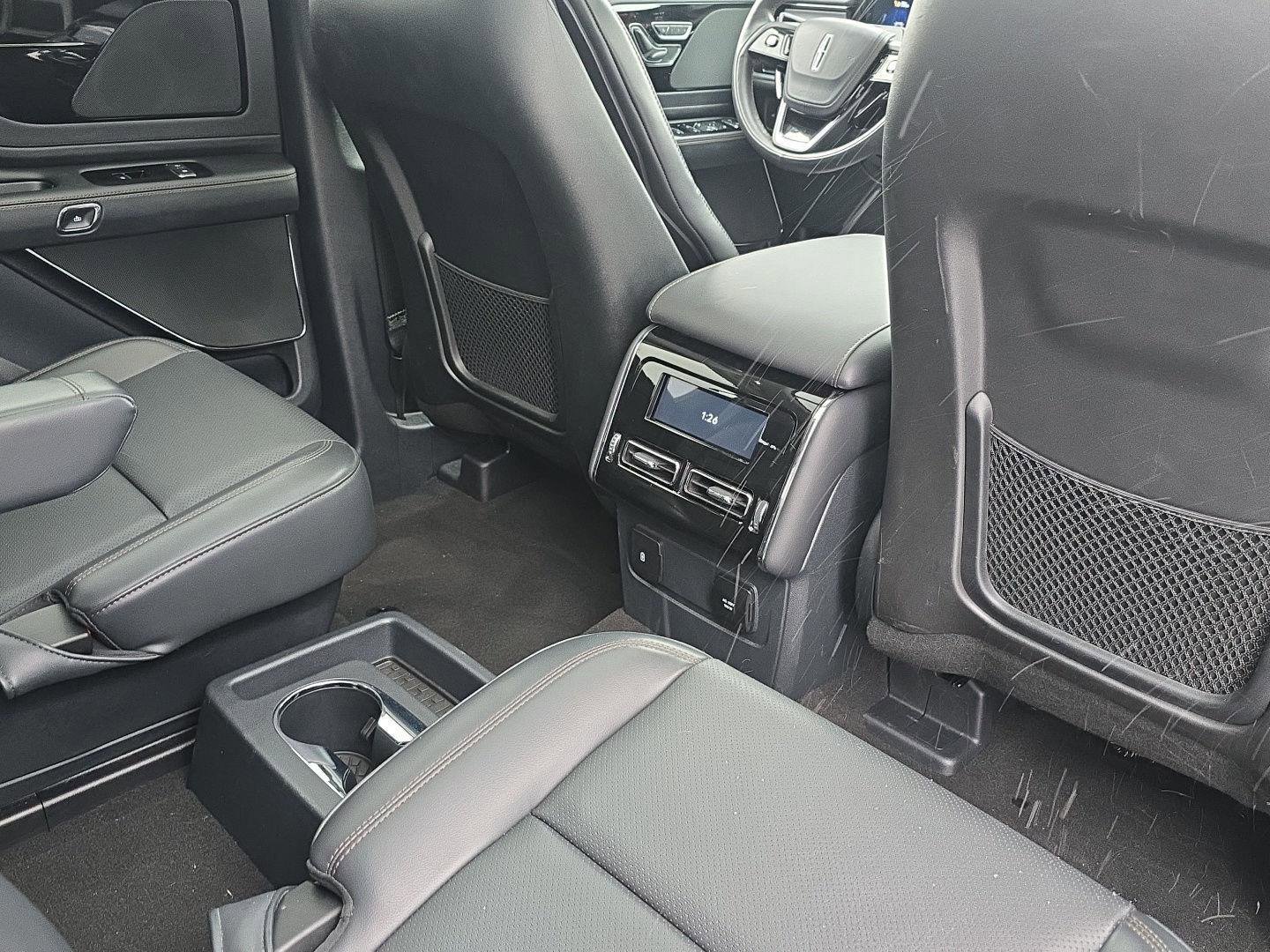 Used 2025 Lincoln Aviator AWD image 38