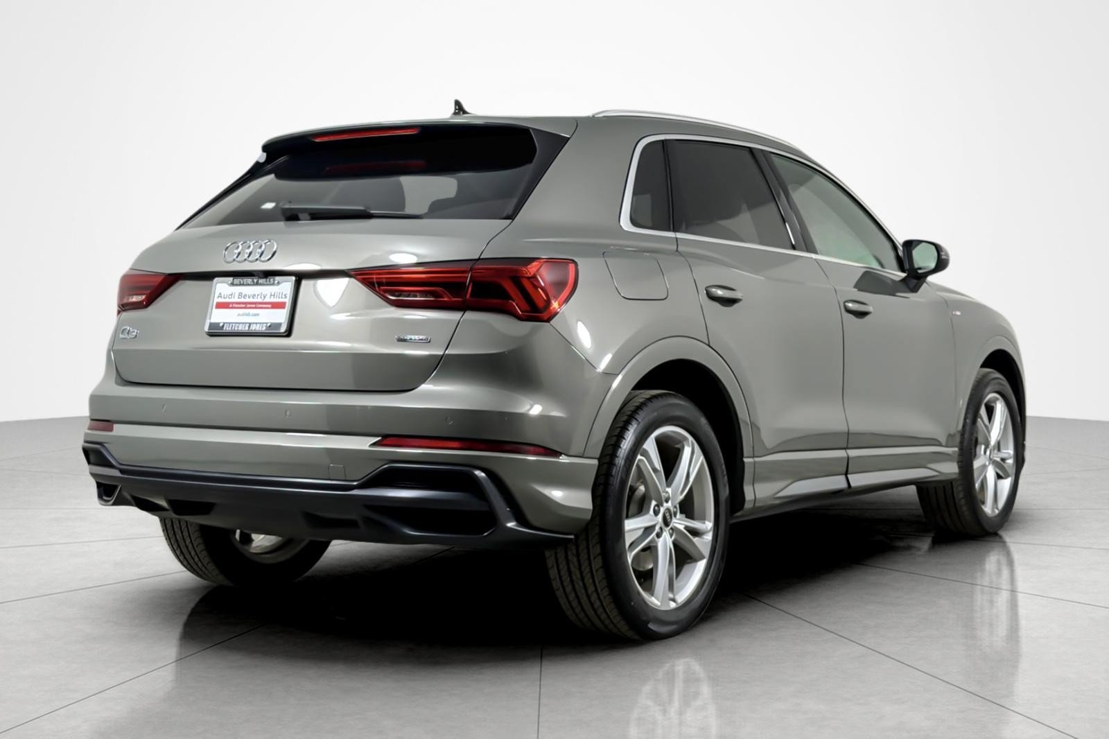 Used 2021 Audi Q3 2.0T Premium w/ Convenience Package AWD/4WD image 5