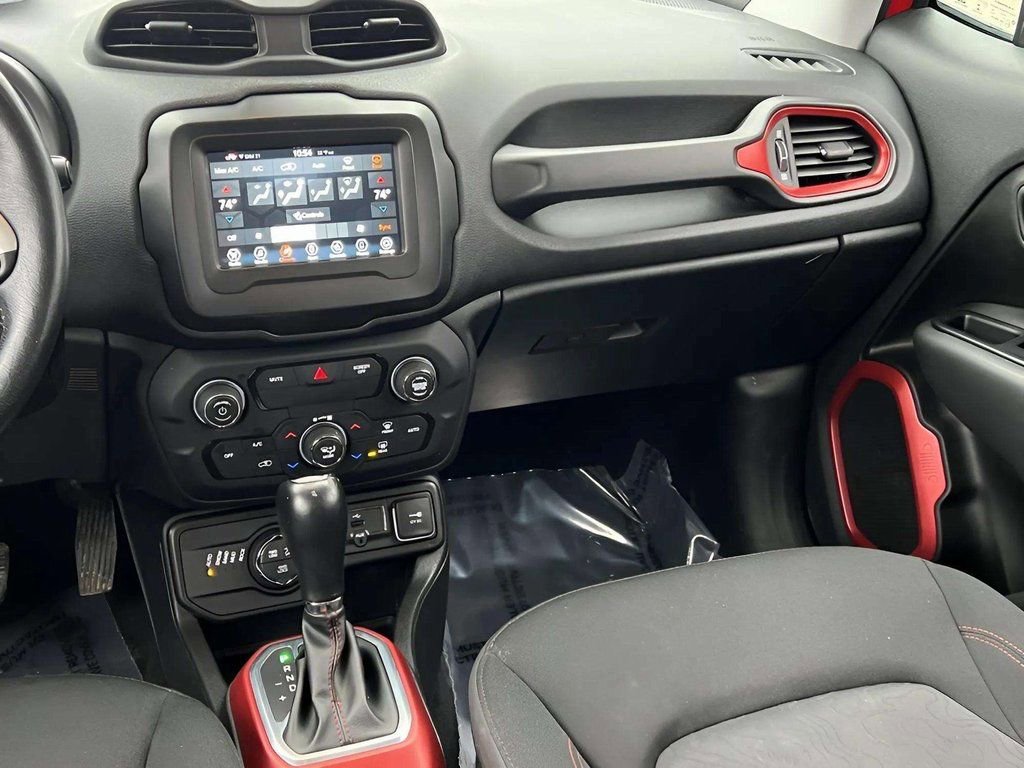 Used 2019 Jeep Renegade Trailhawk w/ Cold Weather Group II AWD/4WD image 21