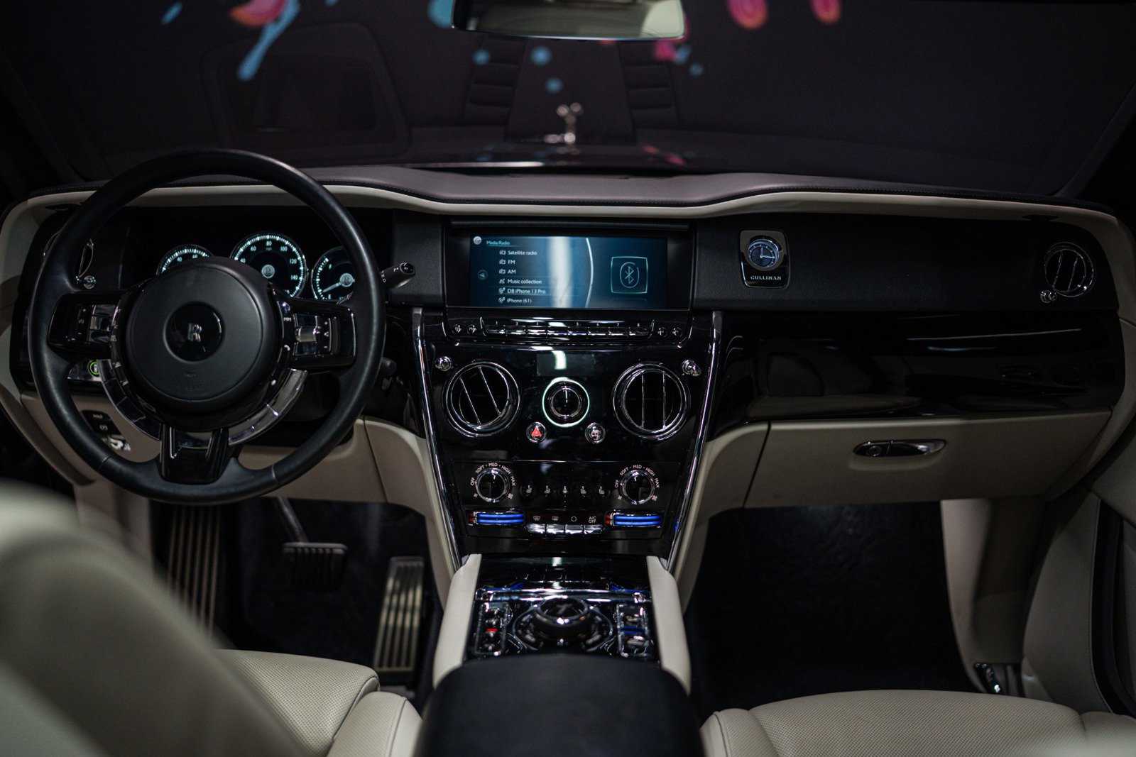 Used 2020 Rolls-Royce Cullinan image 11