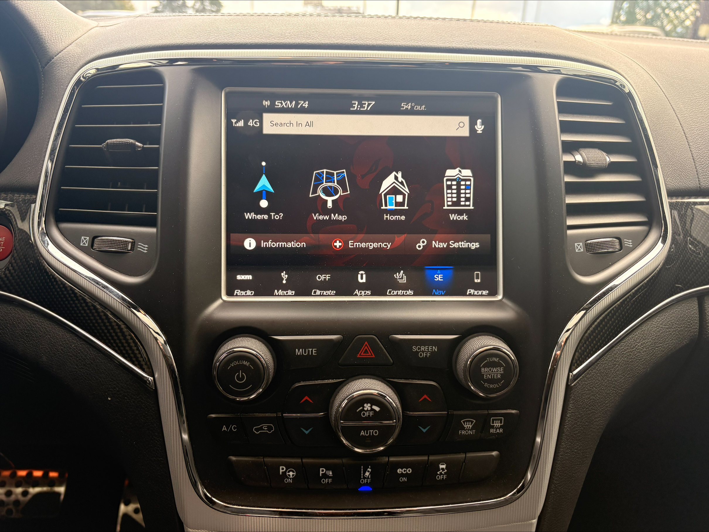 Used 2018 Jeep Grand Cherokee SRT AWD/4WD image 8