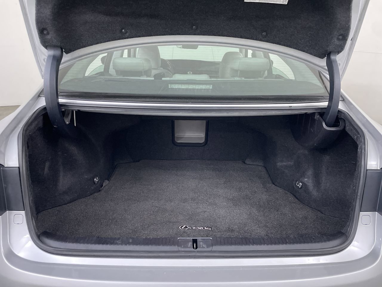 Used 2018 Lexus ES 350 w/ Luxury Package w/Wood Trim image 24