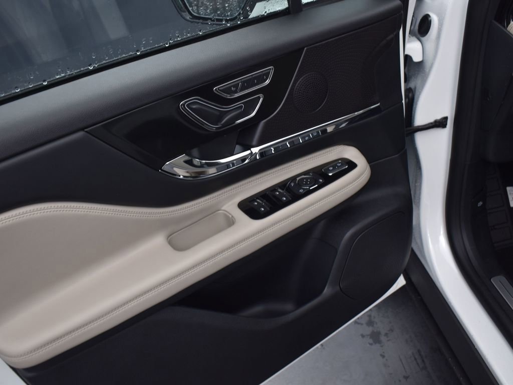 New 2025 Lincoln Corsair Grand Touring w/ Equipment Group 301A image 9