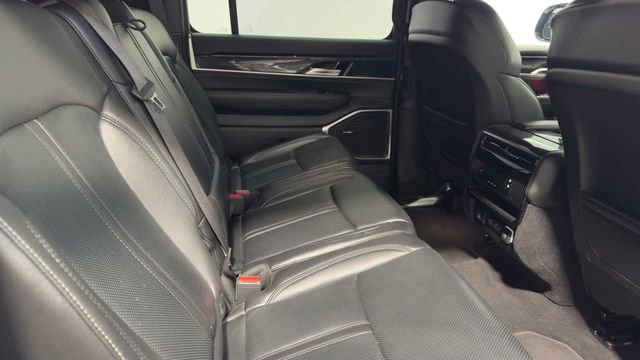 Used 2023 Jeep Wagoneer 2WD image 17