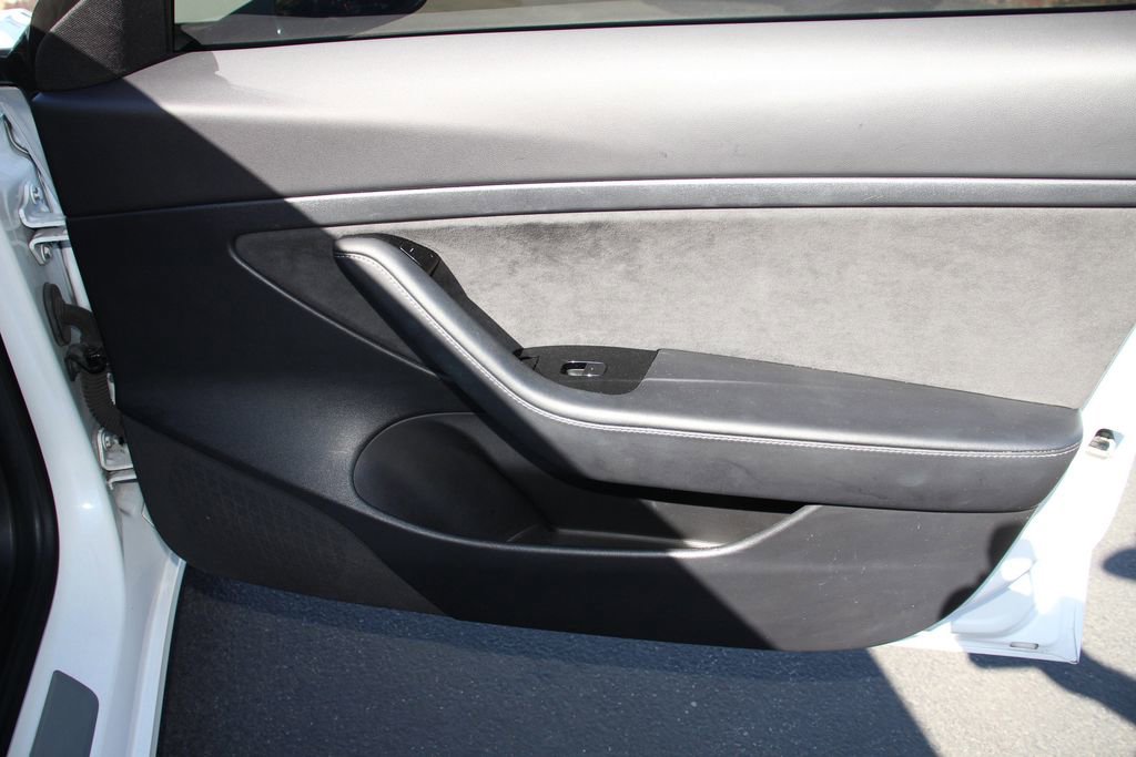 Used 2020 Tesla Model 3 Standard Range Plus RWD image 25
