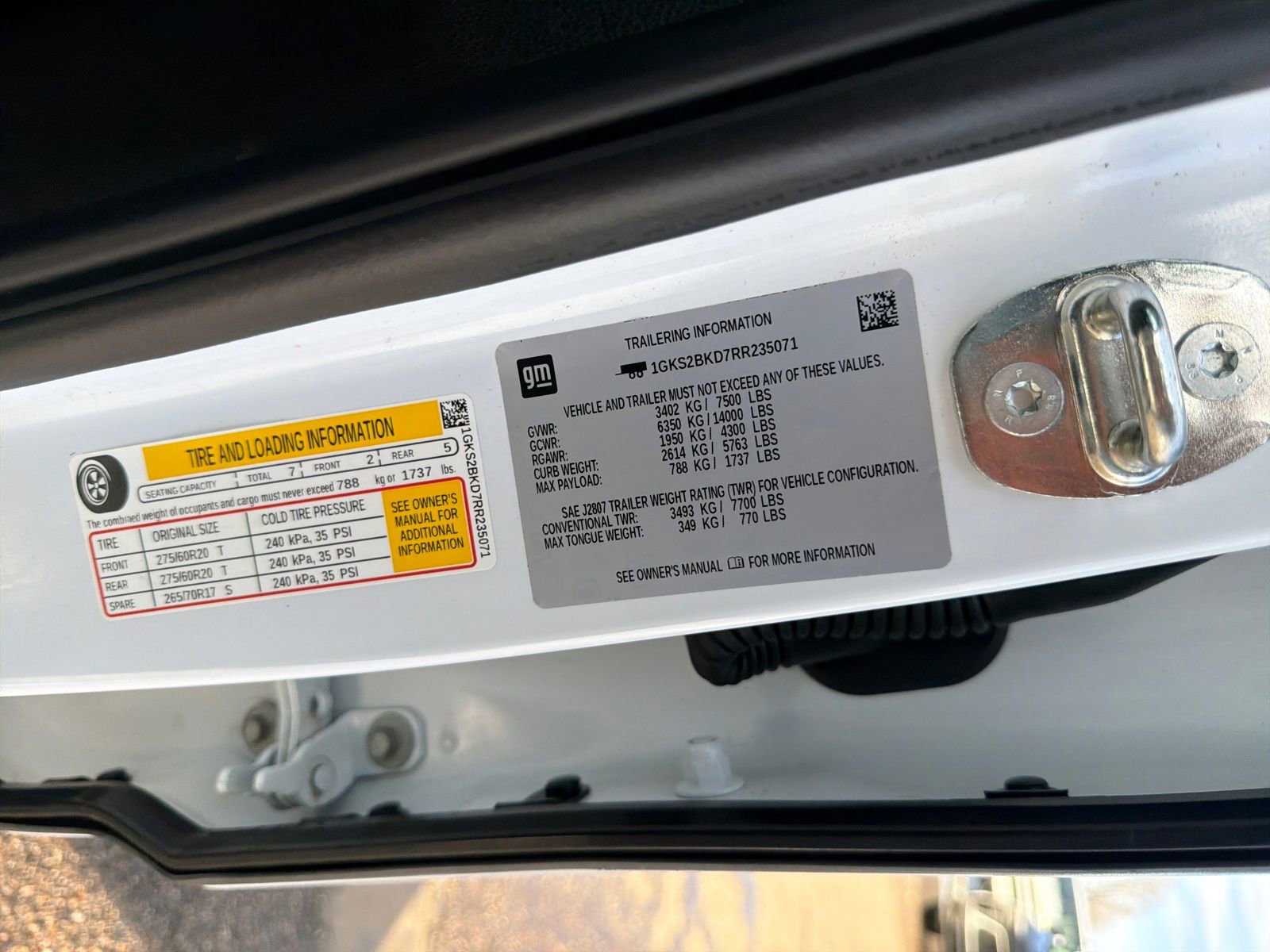 Used 2024 GMC Yukon SLT image 32