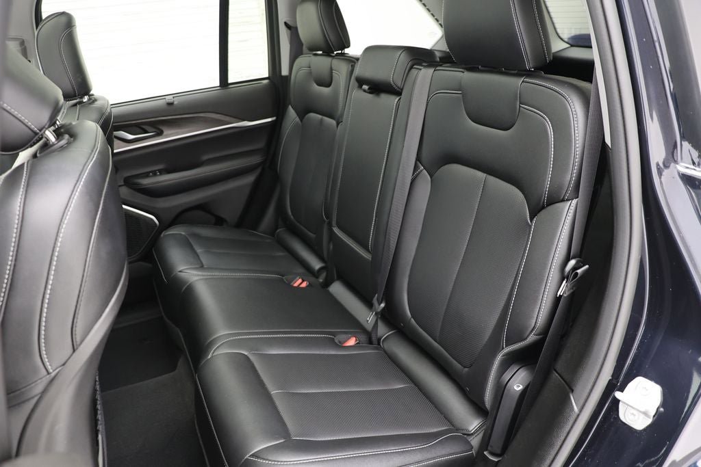 Used 2023 Jeep Grand Cherokee 4WD 4xe w/ Luxury Tech Group II image 11