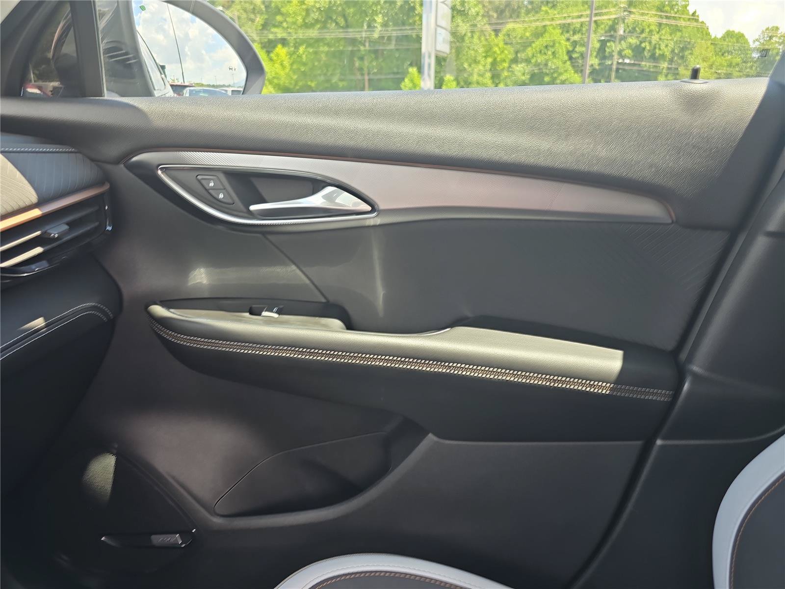 Used 2025 Buick Envision Sport Touring AWD/4WD image 23