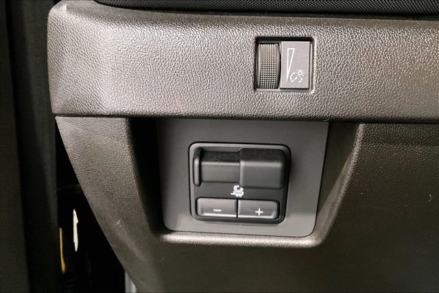 Used 2023 Chevrolet Colorado Z71 w/ Z71 Convenience Package 2 AWD/4WD image 17