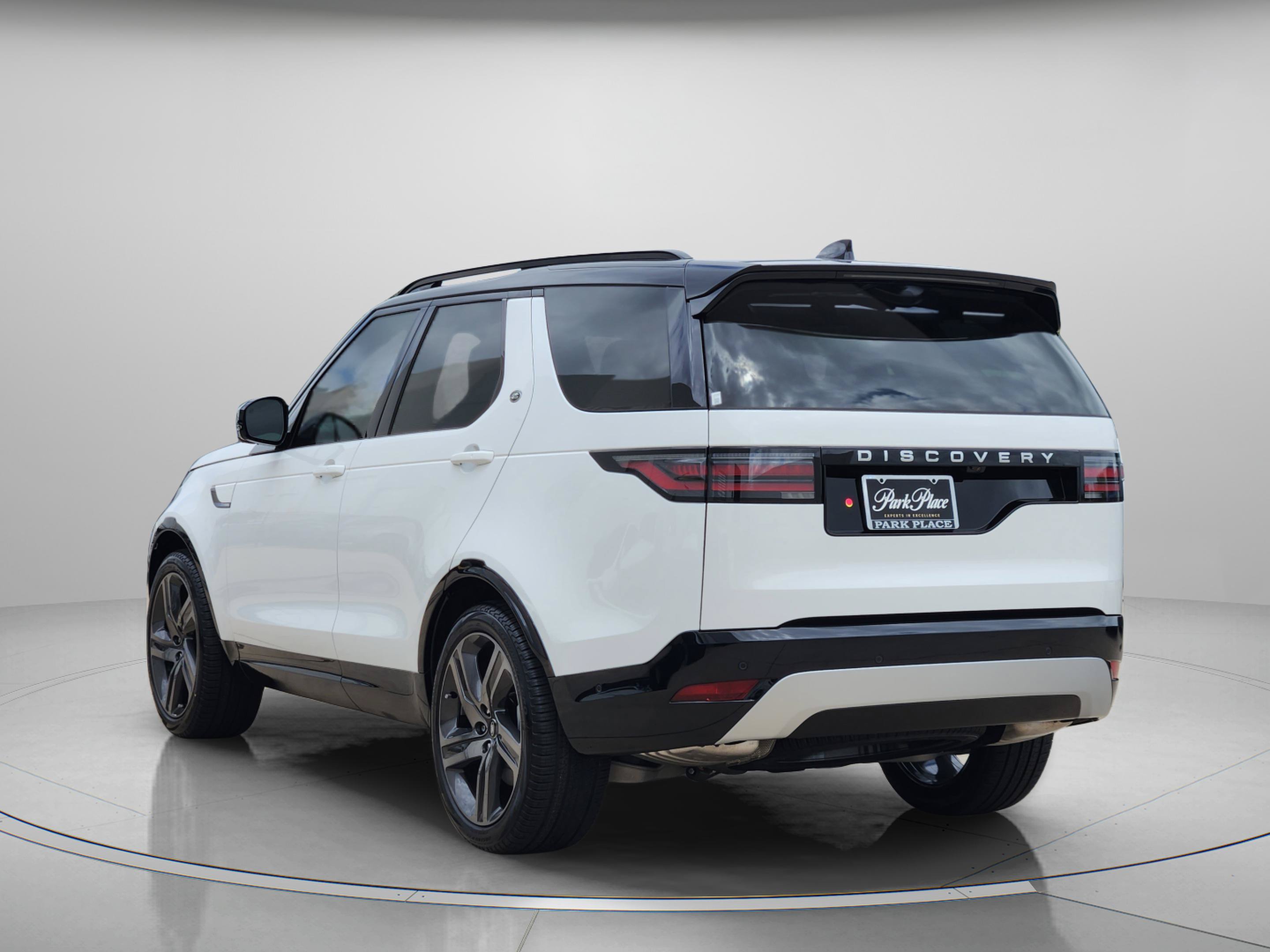 New 2026 Land Rover Discovery Limited Edition AWD/4WD image 3